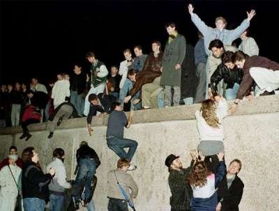 Мрачна атмосфера обгръща 30-ата годишнина от падането на Берлинската стена