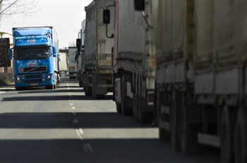 Съдът отмени екотаксите за камиони и автобуси