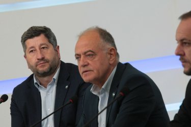 ДБ отговори на Борисов и Плевнелиев: Членовете на БКП са в ГЕРБ