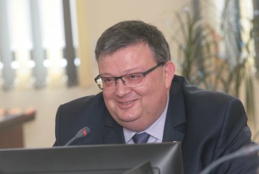 Управляващите предлагат Цацаров за нов шеф на КПКОНПИ
