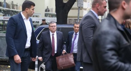 Номинацията на Цацаров е част от големия план