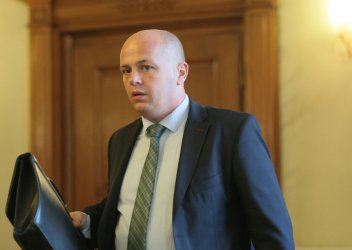 Александър Симов: Автоматичното прегласуване на Гешев е притеснителен знак