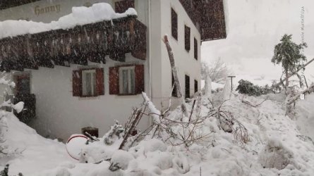 Австрия и Италия още са в плен на лошото време