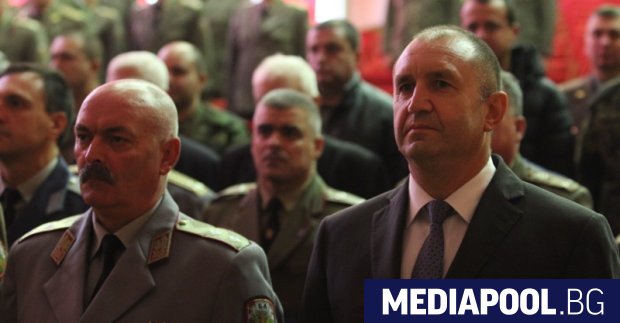 Командирът на Сухопътните войски генерал Михаил Попов направи нехарактерно за