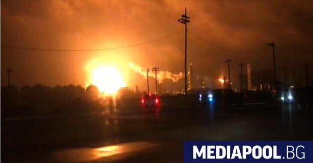 Мощен взрив е избухнал в химически нефтопреработващ завод в южния