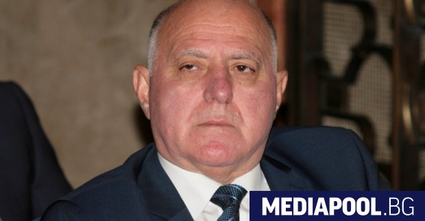 Президентът Румен Радев няма основание да сезира Конституционния съд (КС)