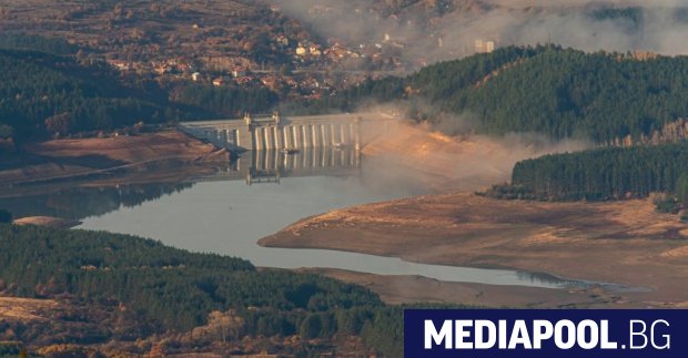 Перник e на воден режим от понеделник заради пресъхващия язовир