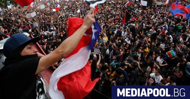 Чилийското правителство отстъпи пред едно от основните искания на протестите
