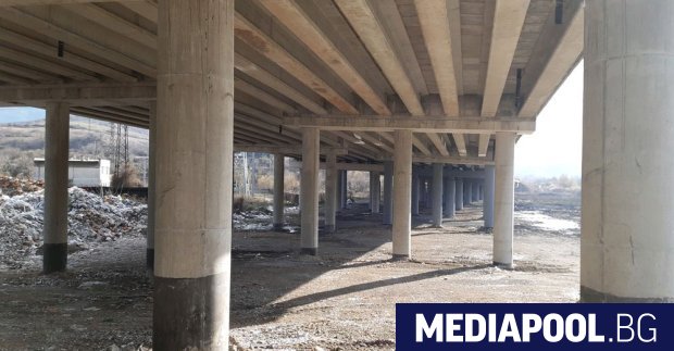 Около 15 часа в събота е възстановено движението за всички