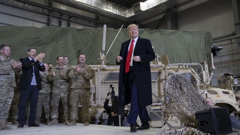 Тръмп по време на посещението си в базата Баграм в Афганистан