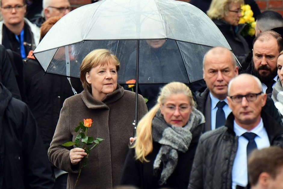 Меркел призова Европа да брани свободата и демокрацията