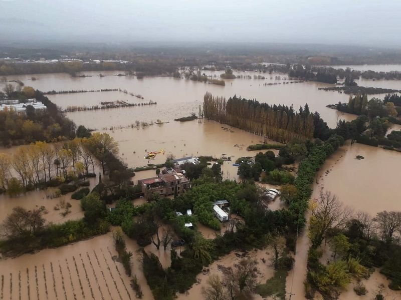 Четирима души са загинали при наводнения в Югоизточна Франция