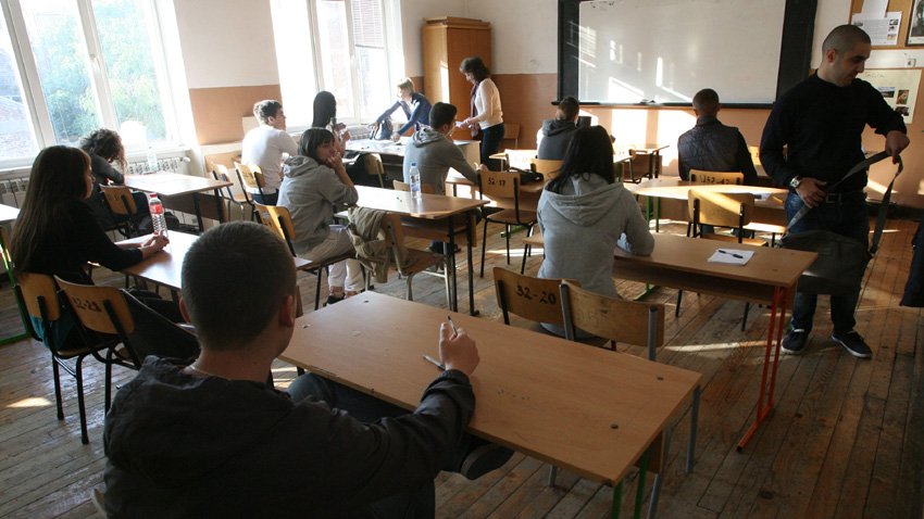 Стабилно зле са българските ученици по четене с разбиране