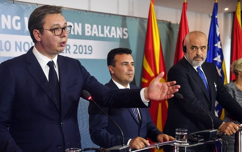 Президентът на Сърбия Александър Вучич и премиерите на Северна Македония и Албания Зоран Заев и Еди Рама дадоха изявления след тристранната среща. Снимка: ЕПА/БГНЕС