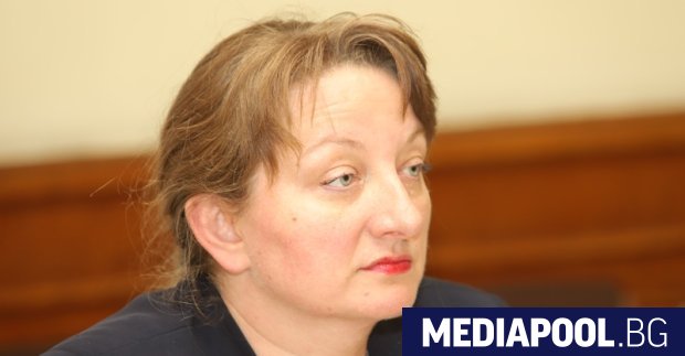 Социалният министър Деница Сачева смята че има външна намеса за