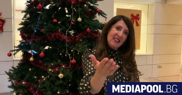 Американският посланик у нас Херо Мустафа изпя прочутия български шлагер