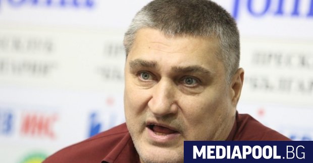 Бившият национал Любомир Ганев получи властта във волейбола лично от