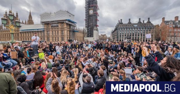 На изборите във Великобритания доминирани от темата за Брекзит младите