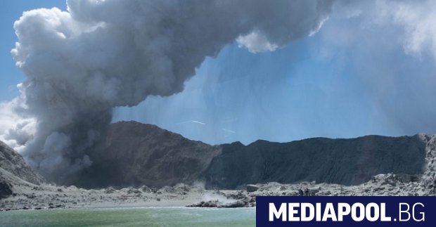 Смъртоносното изригване на вулкан на новозеландкия остров Уайт привлече вниманието