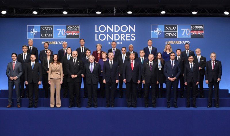 Ройтерс: НАТО избегна челен сблъсък на срещата си на върха