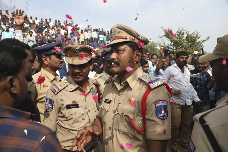 Индийската полиция застреля четирима заподозрени за групово изнасилване