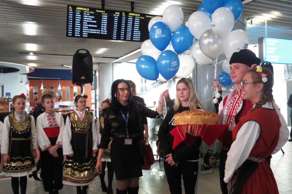 Летище "София" посрещна 7 000 000-ия пътник