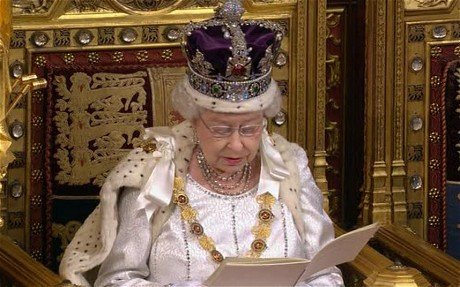 В коледното си послание кралица Елизабет признава, че годината не е преминала гладко