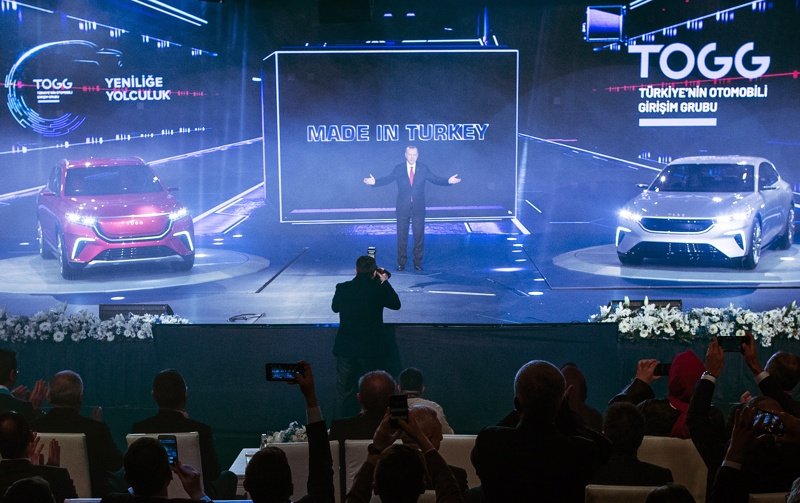 Ердоган представи първия турски електрически автомобил