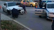 Екшън във Варна – двама в крадена кола са арестувани след полицейска гонка, катастрофи и стрелба