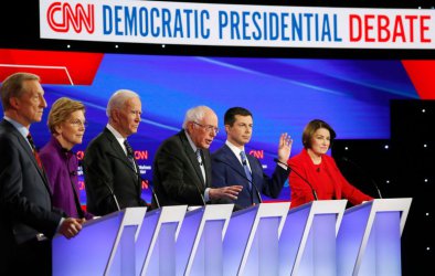 Шестима демократи спориха кой има най-големи шансове да победи Тръмп