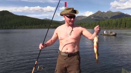 Владимир Путин лови риба 