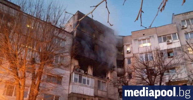 Мощен взрив разтърси жилищен блок във Варна в нощта срещу