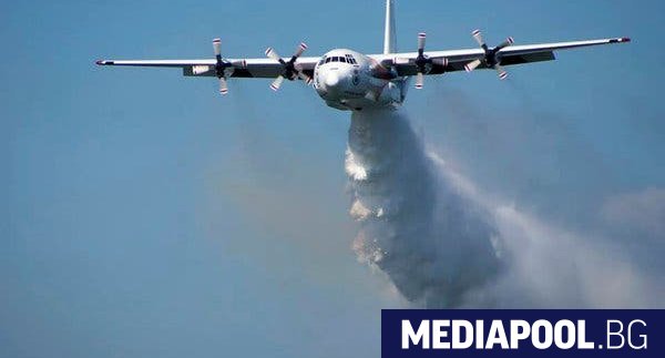 Самолет за гасене на пожари се разби в планинска местност