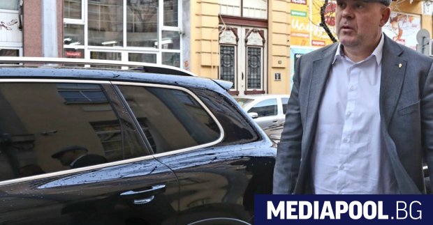 Главният прокурор Иван Гешев обяви че е получил SMS от