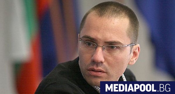 Евродепутатът и зам председател на ВМРО Ангел Джамбазки остава без книжка