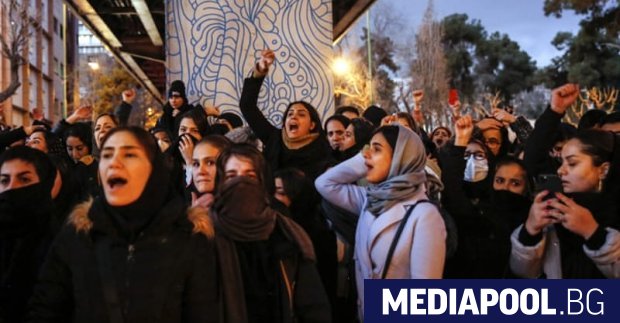 Скоро след като иранското правителство призна че по погрешка е