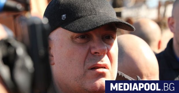 Арестът на издирвания бизнесмен Васил Божков в Обединени арабски емирства