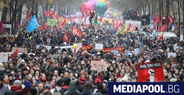 Синдикатите във Франция обявиха нова вълна на продължаващата от началото