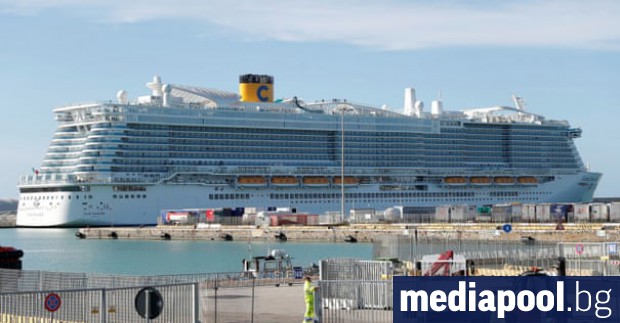 Близо 6000 души бяха блокирани на борда на италиански круизен