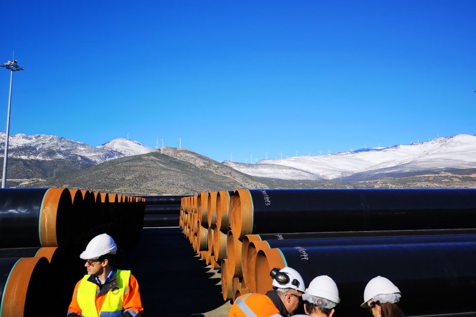Произведени са 47 км тръби за газовата връзка с Гърция