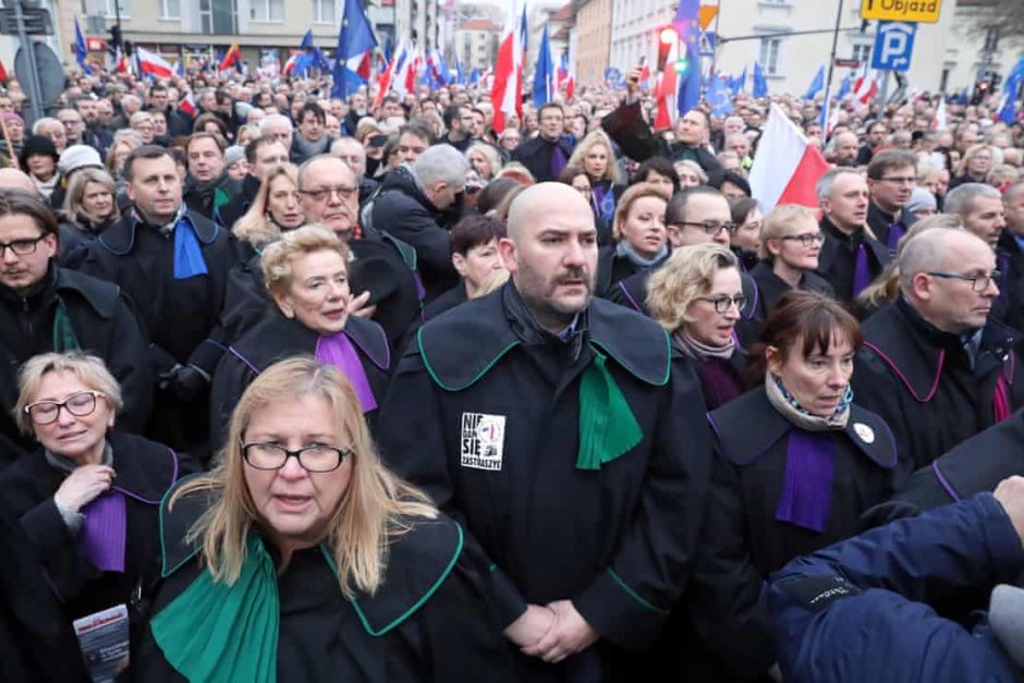 Стотици съдии протестираха в събота в Полша. Сн. ЕПА
