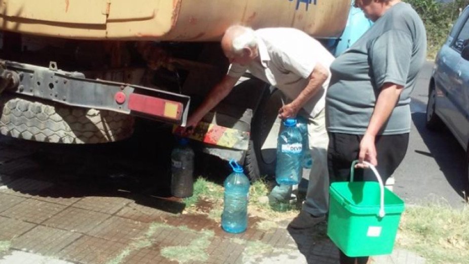 "Галъп": Хората са единодушни, че вината за водната криза е на институциите