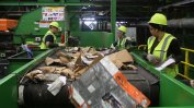 Властта продължава със стрелба на халос за вносния боклук