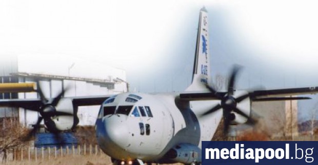 Самолетът който транспортира 250 европейски граждани от китайския град Ухан