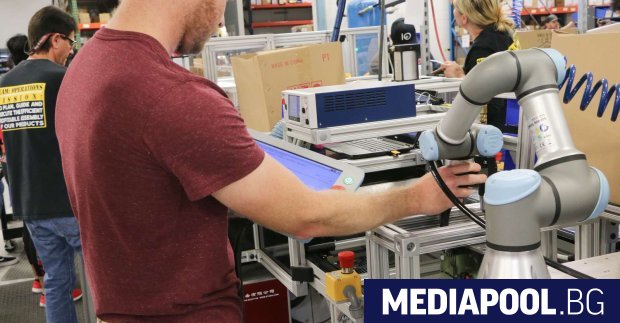 Изкуствен интелект от ново поколение частни 5G мрежи роботи на