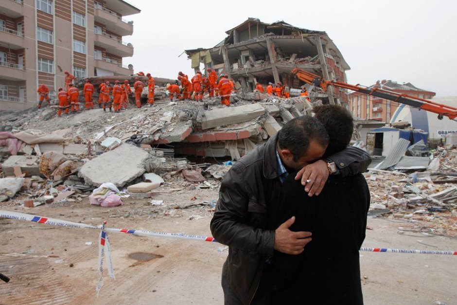 Най-малко осем загинали в Турция при земетресение на границата с Иран