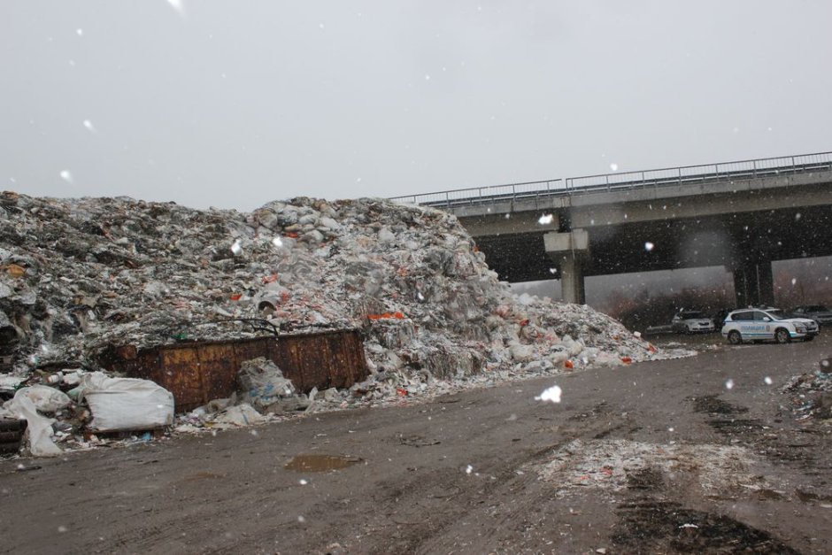 Фирмата на Кольо Илиев трябва да премахне планината от отпадъци, ако иска да заработи отново