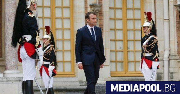 Рейтингът на френския президент Еманюел Макрон се е покачил до