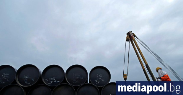 Цените на петрола отбелязаха най-големия спад от 1991 г. насам