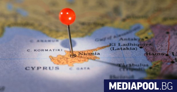 Кипър забранява всички пътнически полети от България и още 27